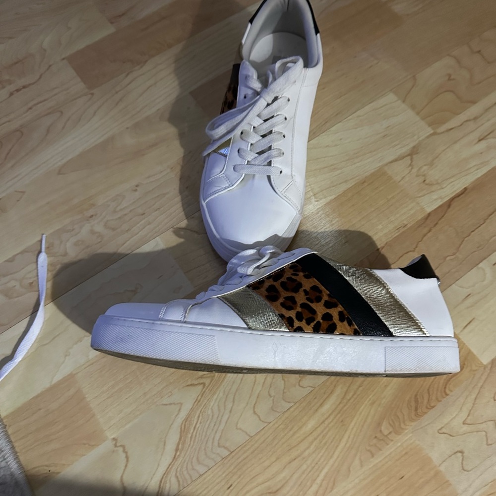 Steve Madden sneakers  size 10 like new